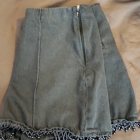 *LAST CHANCE* Mango Jean Shorts with beading detail - Picture 4 of 5